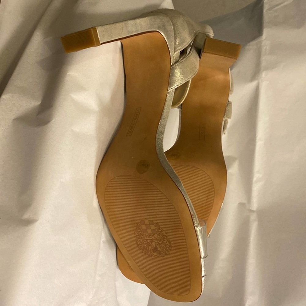 NEW Vince Camuto Heeled Sandal - 9.5 - Picture 8 of 8